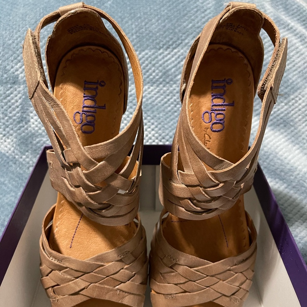 Clarks Indigo Wedge Sandals, size 9 NIB